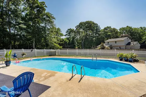 Exterior - 718 Millbrook Rd, Brick, NJ 08724 photo 3 of 3