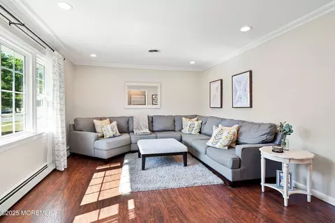618 Leanora St, Brick, NJ 08723 photo 8