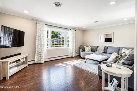 618 Leanora St, Brick, NJ 08723 photo 6