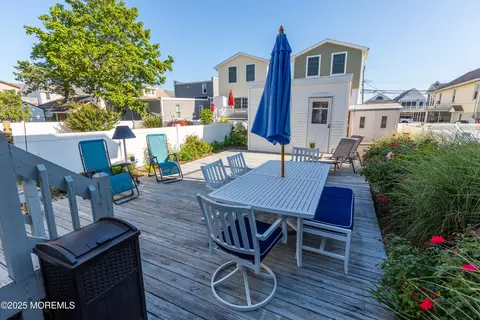 121 L St, Seaside Park, NJ 08752