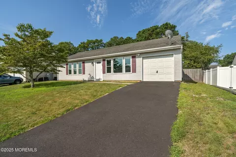 109 Schooner Ave, Barnegat, NJ 08005