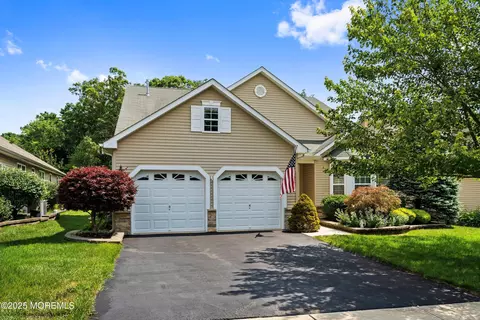 226 Enclave Blvd, Lakewood, NJ 08701