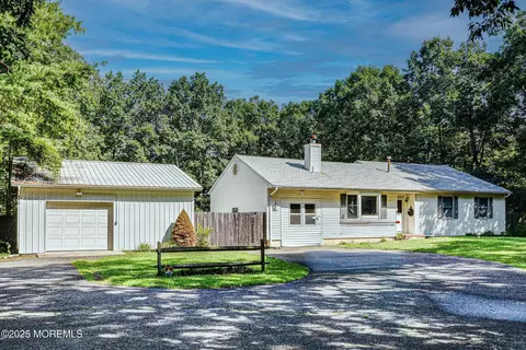 10 Bowman Rd, Jackson, NJ 08527