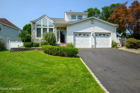 32 Sweet Gum Rd, Howell, NJ 07731