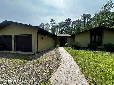 8 Evergreen Dr, Little Egg Harbor, NJ 08087