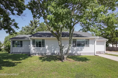 200 Ceylon Ave, Seaside Heights, NJ 08751