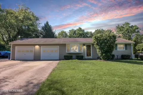 35 Dawn Cypress Ln, Jackson, NJ 08527