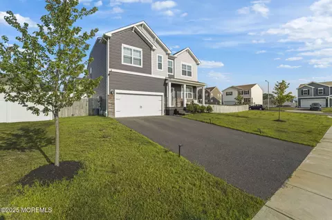2 Half Hitch Rd, Barnegat, NJ 08005