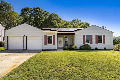 91 Concord Cir, Howell, NJ 07731