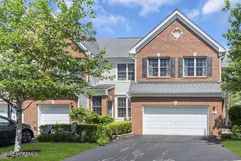 7 Hummingbird Dr, Manalapan, NJ 07726