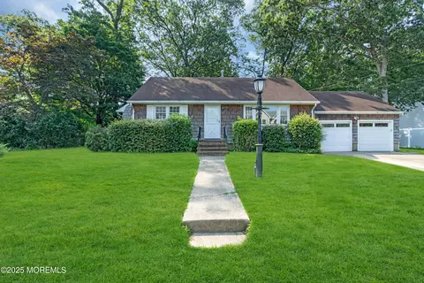 1545 Sterling Dr, Manasquan, NJ 08736