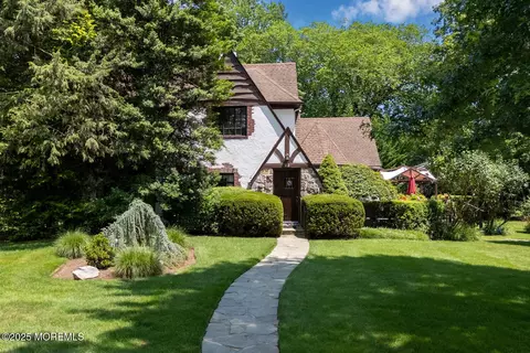 12 Garden Rd, Little Silver, NJ 07739