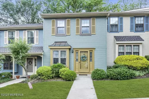 223 Perth Hill Ct, Matawan, NJ 07747