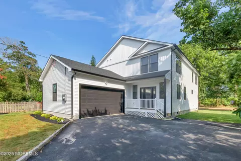 9 Pica Pl, Tinton Falls, NJ 07724