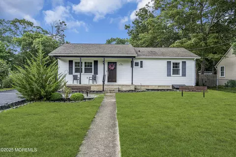 117 2nd Ave, Tuckerton, NJ 08087