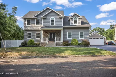 53 Chandler Ave, Keyport, NJ 07735
