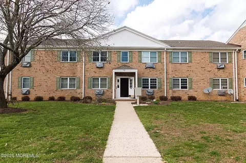 26 Windsor Ter #E, Freehold, NJ 07728