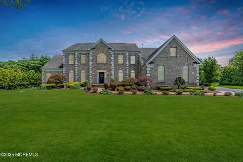 3 Bowers Dr, Freehold, NJ 07728