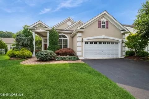 51 Colchester Dr, Jackson, NJ 08527
