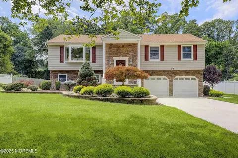 34 Appomattox Dr, Manalapan, NJ 07726