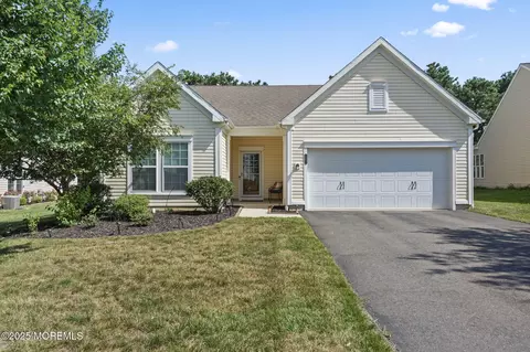 15 Ascot Ln, Manchester, NJ 08759