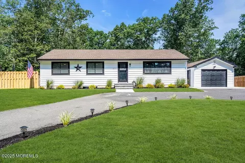 215 Avenue Rd, Vincentown, NJ 08088