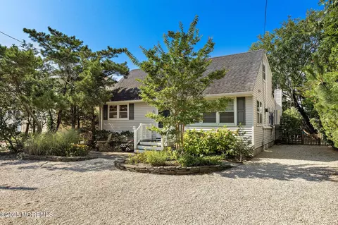 268 N 12th St, Surf City, NJ 08008