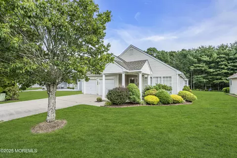 565 Waterford Dr, Manchester, NJ 08759