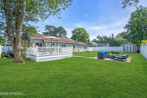 Exterior - 505 Pinecroft Dr, Brick, NJ 08723 photo 4 of 7