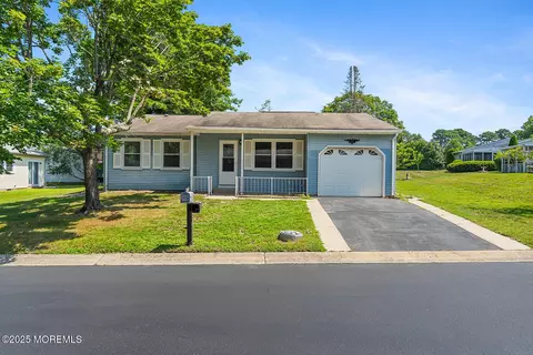 15 Apple Ln #72, Whiting, NJ 08759