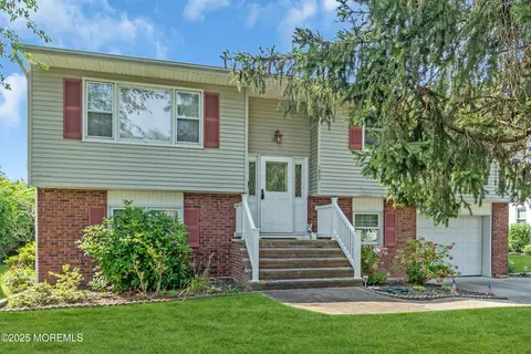 1207 Holly Pl, Spring Lake Heights, NJ 07762