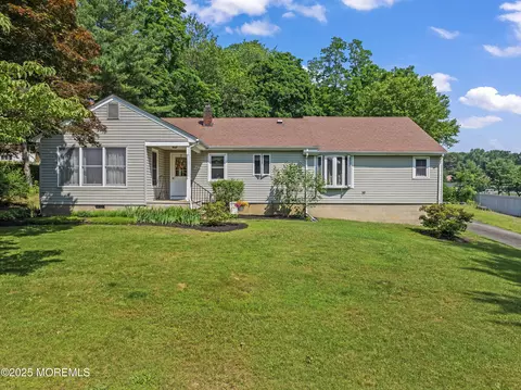 26 Crow Hill Rd, Freehold, NJ 07728