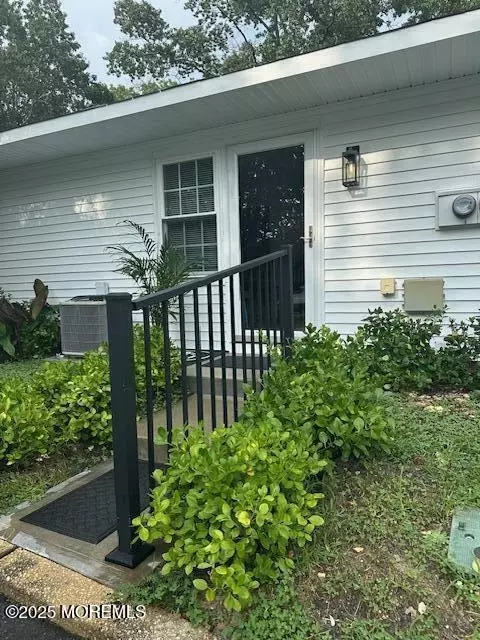 829 D Balmoral Ct, Lakewood, NJ 08701
