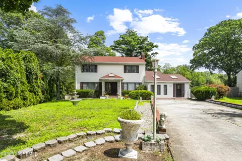 939 Alden Dr, Toms River, NJ 08753