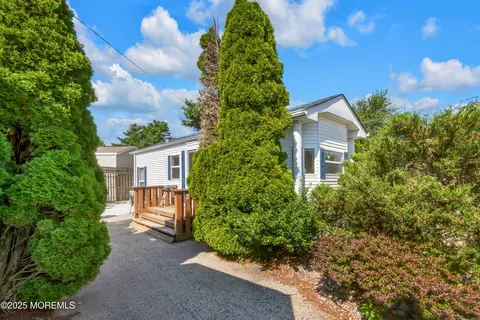 709 Union Ave #3, Brielle, NJ 08730