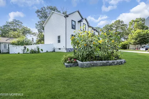 Exterior - 741 Windsor St, Forked River, NJ 08731 photo 3 of 17