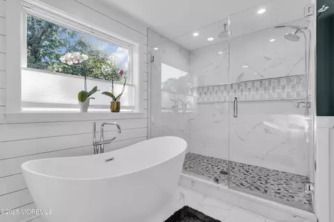 Bath - 741 Windsor St, Forked River, NJ 08731 photo 6 of 7