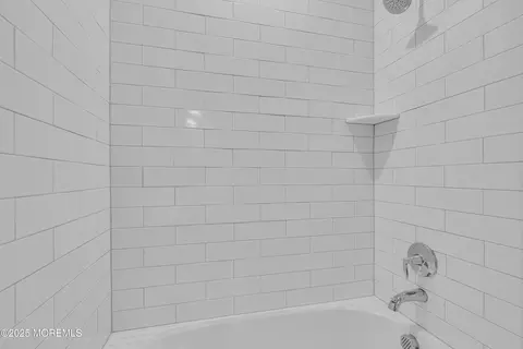 Bath - 741 Windsor St, Forked River, NJ 08731 photo 3 of 7