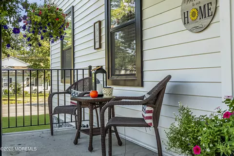 Exterior - 741 Windsor St, Forked River, NJ 08731 photo 5 of 17
