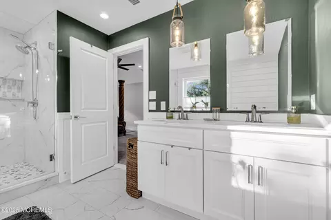 Bath - 741 Windsor St, Forked River, NJ 08731 photo 5 of 7