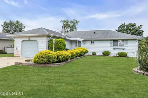 235 Barbados Dr N, Toms River, NJ 08757