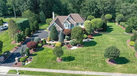 620 Kirwan Ct, Freehold, NJ 07728