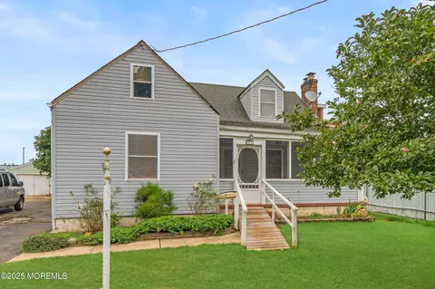 23 Woolley Ave, Long Branch, NJ 07740