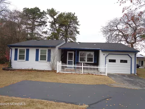 6 N Chestnut Ave, Whiting, NJ 08759