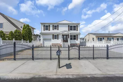 2566 Balfrey Dr, Toms River, NJ 08753