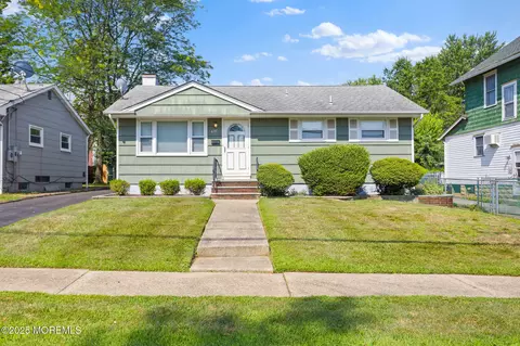 637 Harrell Ave, Woodbridge, NJ 07095