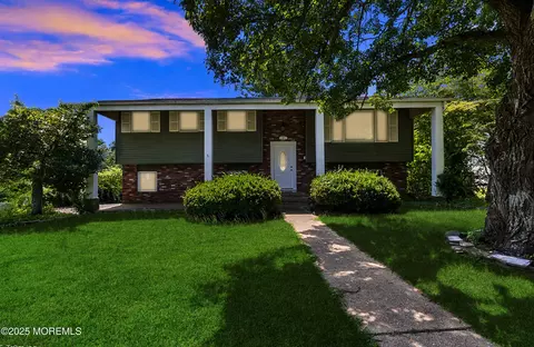 47 Valley Rd, Jackson, NJ 08527