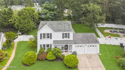 22 Providence Ln, Howell, NJ 07731