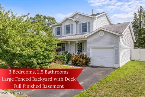 4 Cannonball Dr, Barnegat, NJ 08005