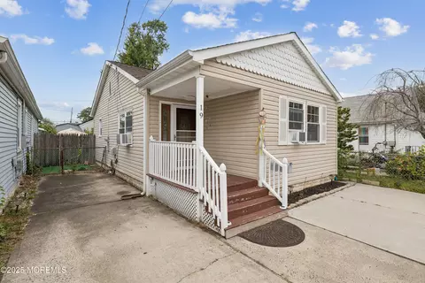 19 Randall Pl, Keansburg, NJ 07734